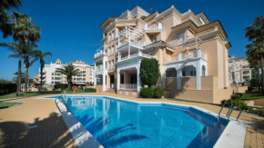 Leo Rentals, Isla Canela